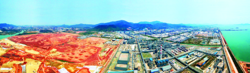     埃克森美孚大灣區惠州乙烯項目選址（左）全景圖。惠州日報記者王建橋 攝