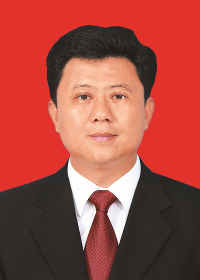     段致輝    男，漢族，1977年4月生，研究生，中共黨員。