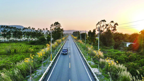     風景優美的小江潼公路。