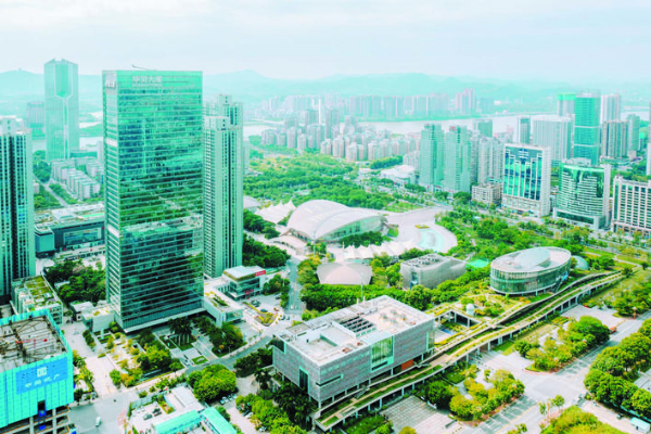     作為中央商務(wù)區(qū)，江北高樓林立，商業(yè)繁榮。   惠州日報記者周楠 攝