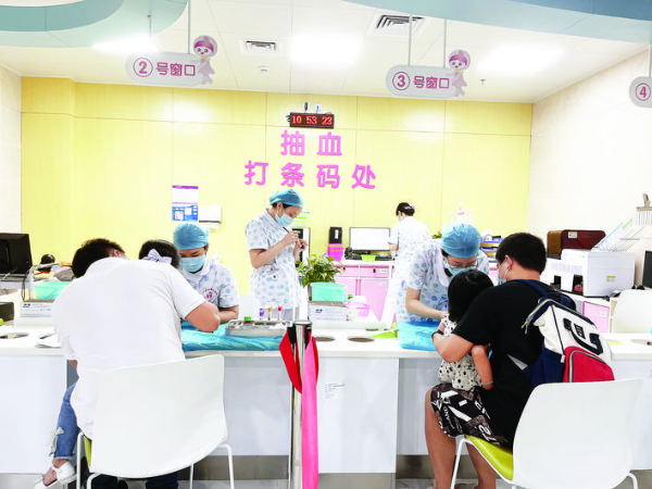     市民在惠陽區婦幼保健院新院區就診。